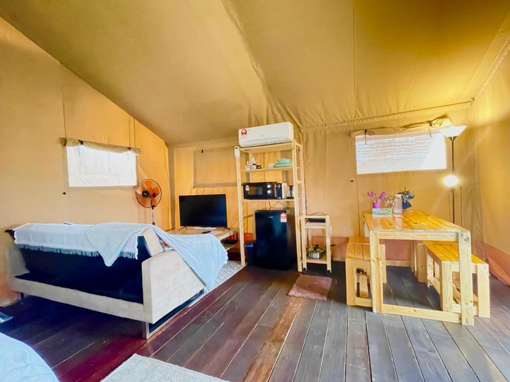 Rembulan Escape - Beachfront Safari Tent 佩纳利克村 外观 照片
