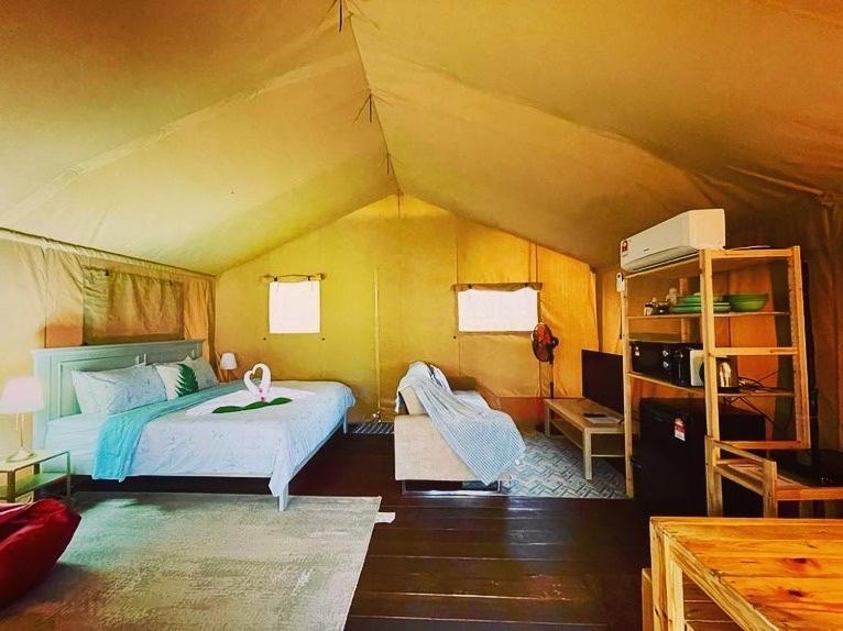 Rembulan Escape - Beachfront Safari Tent 佩纳利克村 外观 照片